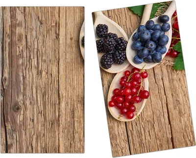 Produktbild von Spritzschutz Herdabdeckplatte Schneidebrett aus Glas Beeren auf Holztisch 2-Teilig (60x52cm)
