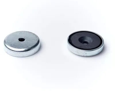 Produktbild von 5 Ferrit-Topfmagnete 32×7 mit Senkbohrung für Schrauben, starke Haftmagnete für Werkstatt und industrielle Anwendungen