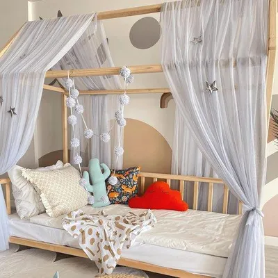 Immagine prodotto di Lettino con pompon e stelle decorative - 340 cm