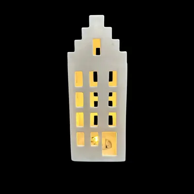 Produktbild von Porzellan Treppendachhaus Weiß mit LED und Timer - H:15cm