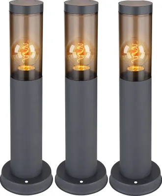 Three identical outdoor lamps are arranged side-by-side against a white background.