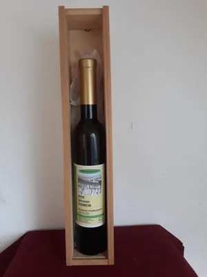 Produktbild von Geschenk 1 Fl. Eiswein Deutscher Prädikatswein in Holzkiste