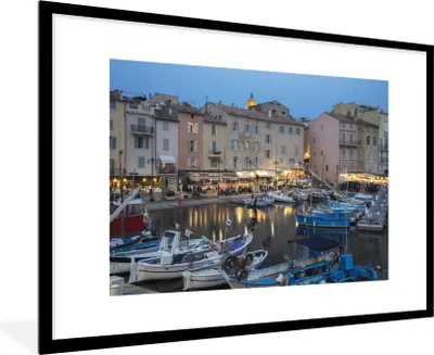 Produktbild von MuchoWow® Gerahmtes Poster Der Hafen von Saint-Tropez in der Abenddämmerung in Frankreich 90x60 cm - Poster mit Schwarzem Bilderrahmen Wandposter Rahmen Foto Bilder - Wanddekoration - Fotos