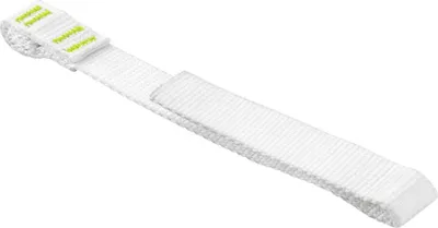 Weißes Webbing für Steigeisen; Modell "Bridge Lite II" von Edelrid; mit zwei grünen Befestigungsteilen.