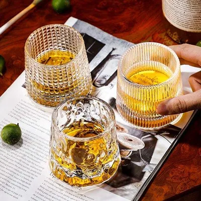 Produktbild von Famanu Whiskyglas Set 3 Stück - Kristallglas mit spherischer Boden