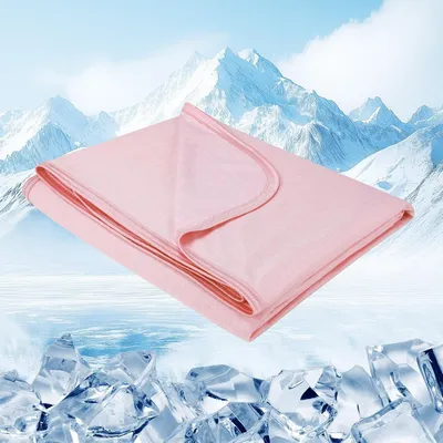 Produktbild von Kühlende Decke gegen Nachtschweiß, Q-Max 0.45 Kühltechnologie, 150x200 cm, Kühlfaser, rosa