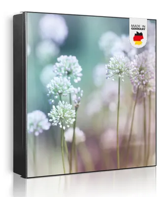 Produktbild von banjado Schlüsselkasten aus Metall, 30x30cm groß mit 32 Haken, als Magnettafel nutzbar, Korpus schwarz, Anschlag rechts, Lauchblüte [SKG1 11577]