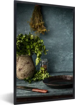 Produktbild von MuchoWow® Gerahmtes Poster Kräuter - Gewürze - Pfanne - Messer - Grau - Rustikal 20x30 cm - Poster mit Schwarzem Bilderrahmen Wandposter Rahmen Foto Bilder - Drucken - Bilder Poster im Rahmen