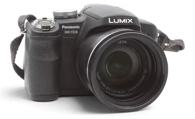 Produktbild von Panasonic Lumix DMC-FZ28S Silver, 10.1 MP, 25.4/59.2 mm (1/2.33 "), CCD, 18 x, 4 x, 4.8 - 86.4 mm