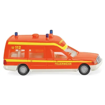 Produktbild von Wiking - Feuerwehr - Krankenwagen - MB Binz - tagesleuchtrot