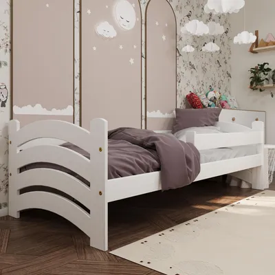 Produktbild von Kinderbett Nora mit Rausfallschutz und Lattenrost | 160x80 cm | Deckweiß | 100% Massivkiefernholz | für Jungen und Mädchen | stabil und bequem