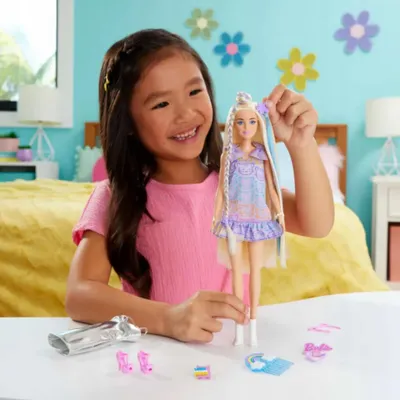 Produktbild von Barbie Hair Play Puppe mit Styling-Zubehör für Mädchen