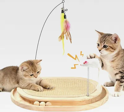 Produktbild von Katzen Kratzbrett, Natürliches Sisal Kratzpad mit Ballbahn und 3 Plüschspielzeugen, Interaktives Katzenspielzeug für Kitten zum Jagen, Krallenpflege, Indoor Rundes Holz Kratzspielzeug