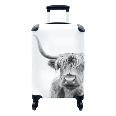 Produktbild von MuchoWow® Koffer Handgepäck Trolley Rollkoffer Kleine Reisekoffer mit 4 Rollen - Schottischer Highlander - Tiere - Schwarz - Weiß - Cabin Size < 55x40x23 cm & 55x40x20 cm - Fotokoffer - Kabinenkoffer - Boardgepäck - Reise-Box - Reisekoffer - Reisegepäck - Koffer mit Bild - Trolley für Kinder