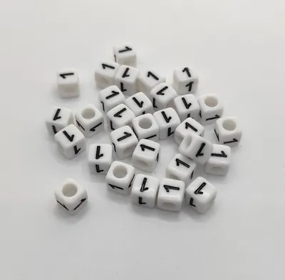 Produktbild von Buchstaben Perlen, 30 Stück, 6x6 mm, weiß mit schwarz, eckig, Zahl 1