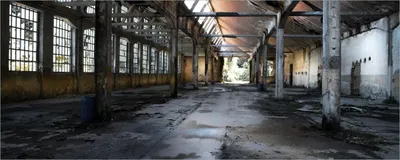 Produktbild von Wallario Poster - Alte Industriehalle  leerstehend und einsam, Kunstdruck Größe: 50 x 125 cm