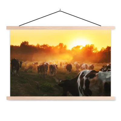 Produktbild von MuchoWow® Textilposter Kühe - Sonnenuntergang - Wiese - Tiere 60x40 cm mit holzfarbenen Rahmen - Bilder