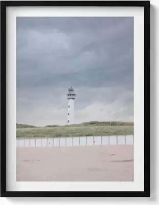 Produktbild von Einsamer Leuchtturm am Strand– Wandbild mit Rahmen – Gerahmtes Bild  – Wanddekoration – 60x80 cm –  Schwarz Rahmen