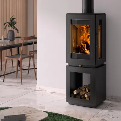 Produktbild von Hergom Glow Kaminofen Gusseisen Schwarz mit Holzlagerfach