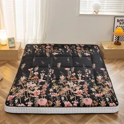 Productafbeelding van Famanu Futonmatras Extra Dik - Opvouwbare slaapmat zwart met bloemenprint, 90x190 cm