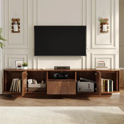 Obrázek produktu pro MODFU TV skříňka, 200 cm, moderní televizní stolek s 3D vlnitým předním panelem, posuvnými dveřmi, dveřmi a zásuvkou, televizní stolek s úložným prostorem a otvorem pro kabely, ořechové dřevo