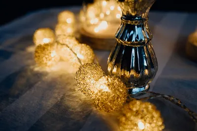 Produktbild von LED Lichterkette Metallbälle gold 20 LED weiß Trafo 5m Zuleitung Deko