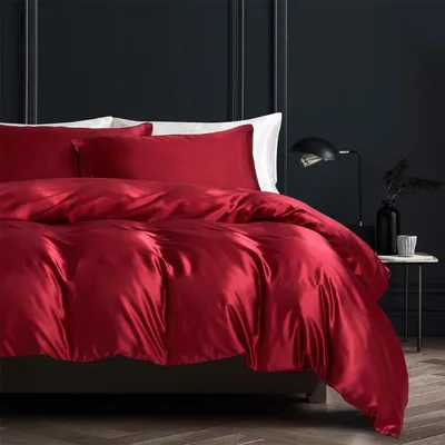 Zdjęcie produktu dla Komplet pościeli 135x200 cm, kolor: bordo, wykonany z mikrofibry satynowej, z zamkiem błyskawicznym oraz poszewką na poduszkę 80x80 cm