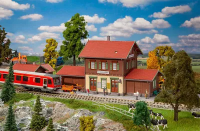 Produktbild von FALLER Stazione Gomadingen 110146 H0, HO (1:87), Braun, Grün, Rot, Weiß