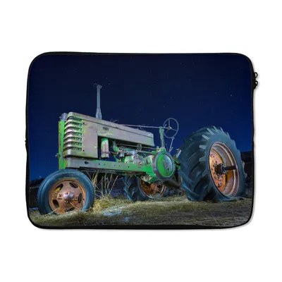 Produktbild von MuchoWow® Laptop Hülle 15 Zoll Traktor - Grün - Sternenhimmel - Bauernhof - Nacht Laptoptasche - Laptoptasche - Sleeve - Rundum-Schutz