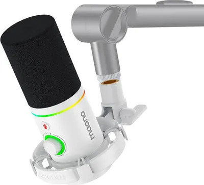 A white Maono PD200X dynamic microphone is attached to a silver microphone arm.
