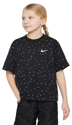 Obrázek produktu pro Nike tričko Boxy Swoosh, černá barva, velikost 122