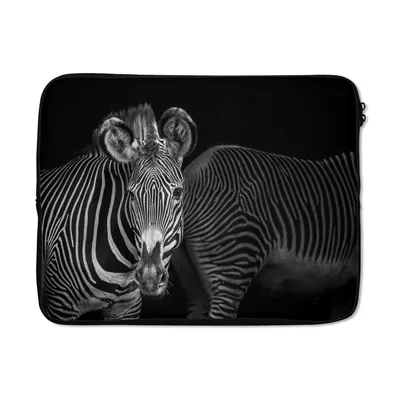 Produktbild von MuchoWow® Laptop Hülle 17 Zoll Laptoptasche Zebras auf schwarzem Hintergrund - Zipper - Schutzabdeckung