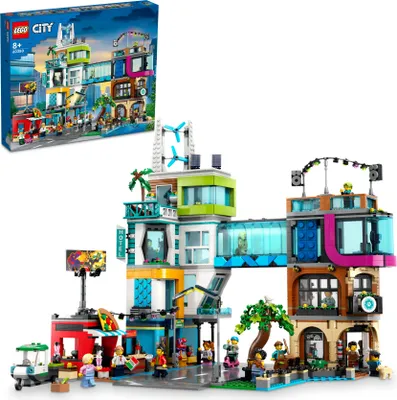 Image de LEGO City Downtown, un jouet à construire pour un enfant, modèle de centre ville avec magasin, coiffeur, studio de vlogger, hôtel, discothèque et 14 minifigures, cadeau pour un enfant de 8 ans, 60380