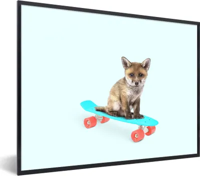 Produktbild von MuchoWow® Gerahmtes Poster Fuchs - Tiere - Skateboard - Blau 80x60 cm - Poster mit Schwarzem Bilderrahmen Wandposter Rahmen Foto Bilder - Schwarzem - Mit Gestell