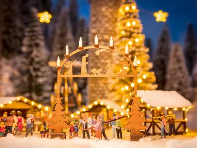 Produktbild von NOCH Weihnachtsmarkt-Eingangsbogen, HO (1:87)