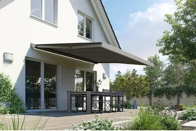 Produktbild von SOLUNA Kassettenmarkise Modern 5x3 Stoff Dessin 320994 Gestell RAL 9007 graualuminium Antrieb rechts inkl. Motor und Wan