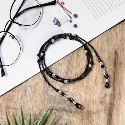 Produktbild von Schwarze Brillenkette mit Perlen, Brillenhalterung für Damen, Stilvolle Halterung für Brillen und Sonnenbrillen, Brillenband für den Hals