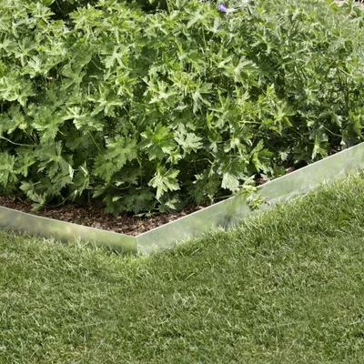 Produktbild von Windhager Rasenkante 20 cm hoch, flexibel, langlebig, verzinkt/anthrazit, mühelos anbringbar