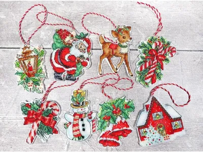Produktbild von Letistitch Kreuzstich-Stickset "Weihnachtsspielzeug Set Nr.1 Set mit 8 Teilen. ", 8x10cm