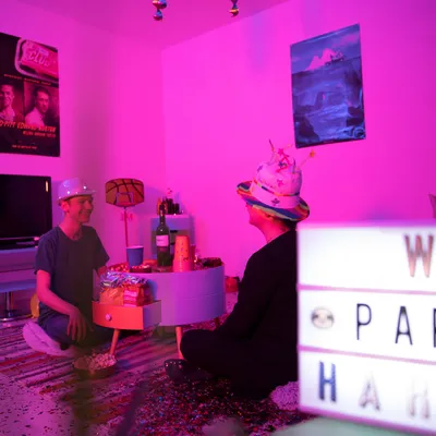 Produktbild von Relaxdays Lightbox Ergänzungsset, 240 verrückte Zeichen, Erweiterung mit Buchstaben und Zahlen, Leuchtkasten Icons, bunt