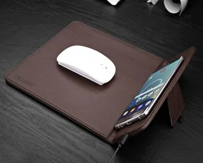 Produktbild von CELLONIC Mauspad + Wireless Ladegerät für Qi-fähige Smartphones, iPhone Galaxy Nexus Huawei Induktionsladegerät Ladestation Ladepad kabelloses Laden induktiv Wireless Charger Ladematte Mausunterlage