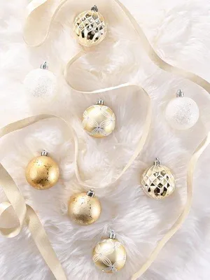 Produktbild von Famanu Weihnachtsbaumdekorationsset 100 Stück - Gold und Weiß