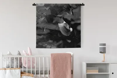 Produktbild von MuchoWow® Wandteppich Wandbehang Kolibri zwischen rosa Blumen und Schmetterlingen - schwarz und weiß 90x90 cm Tapisserie Dekoration Wandtuch - Wandaufhänger