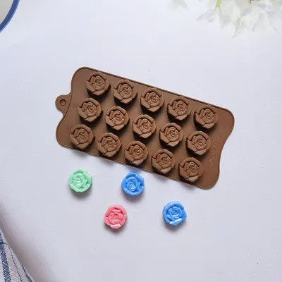 Imagen del producto de Go Go Gadget - Molde de chocolate - 15 rosas pequeñas - Silicona - 1 unidad - Marrón
