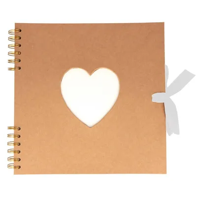 Zdjęcie produktu dla Album z sercem z recyklingu wykonany z papieru kraft 40 białych stron 25 x 25 cm