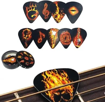 Produktbild von Gitarrenzubehör Set mit Metallbox - 12 Plektren in verschiedenen Stärken
