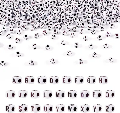 Imagen del producto de Cubos de acrílico con letras del alfabeto, 1300 unidades, 5 mm, letras blancas, para la fabricación de joyería