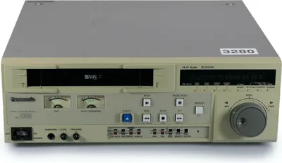 Image de Panasonic AG-8600 - Lecteur SVHS Broadcast avec correcteur de base de temps TBC
