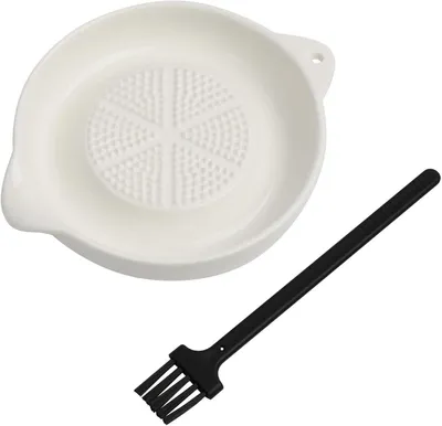 Keramische Knoblauchreibe mit Bürste