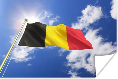 Produktbild von MuchoWow® Poster Die Flagge Belgiens weht am Himmel 120x80 cm - Bilder